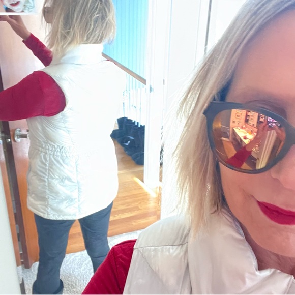 Athleta Banner Peak Down Puffer Vest full zip ivory SIZE XS 350856 - Picture 2 of 6